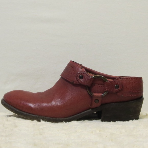 Frye Shoes - Frye*7*Harness Red Leather Mule